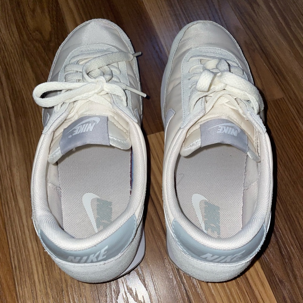 Nike Daybreak Sneaker 7.5